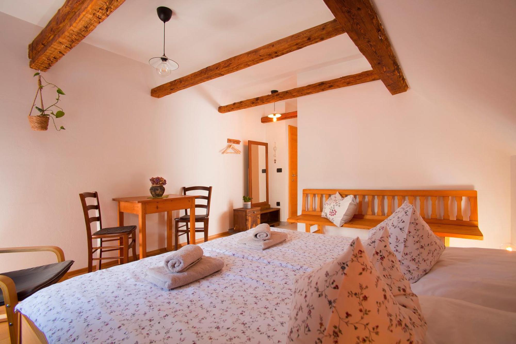 Juvanova Hous - Rooms Luče Exteriör bild